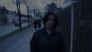 Teenschlampe kommt zu Besuch beim Gangbang