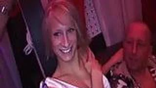 Deutsche Teens bei ihrer ersten anal Orgie